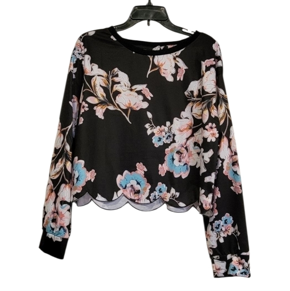 Women's XL long sleeve crop top w/scalloped bottom and orange, pink, teal flower